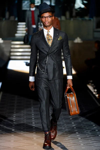 Look 12